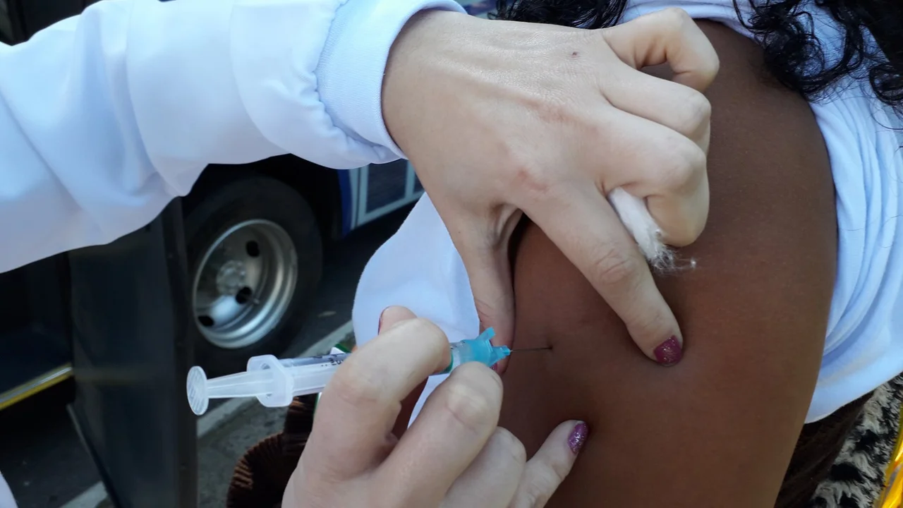 Paranaguá inicia aplicação da 4ª dose para 18 anos ou mais idade na segunda-feira, 14