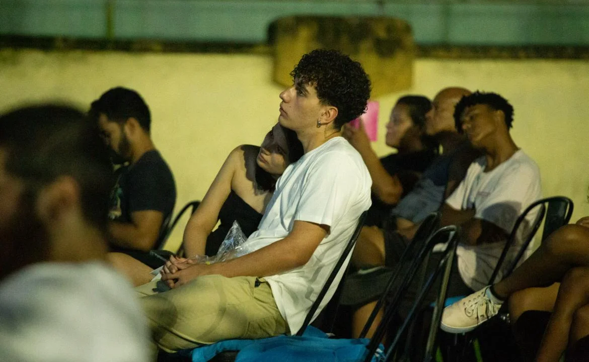 Ilha do Mel recebe, neste fim de semana, super telão com exibição gratuita de clássicos do cinema