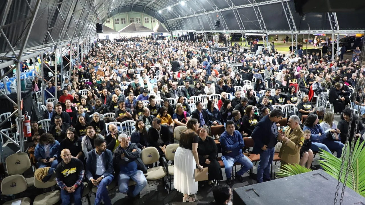Mais de 3 mil pessoas participam da abertura do 19.º Congresso Internacional de Evangelismo e Missões em Paranaguá