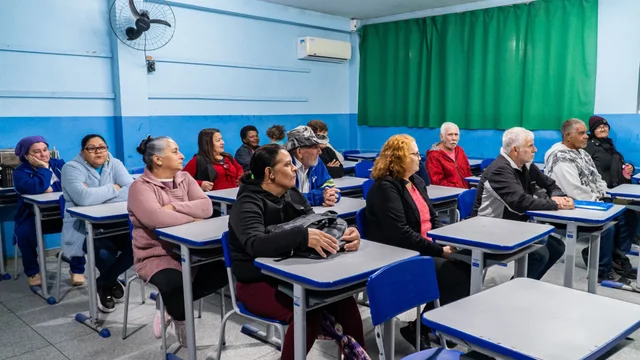 Educação de Jovens e Adultos avança em Paranaguá com nova sala descentralizada no Porto Seguro