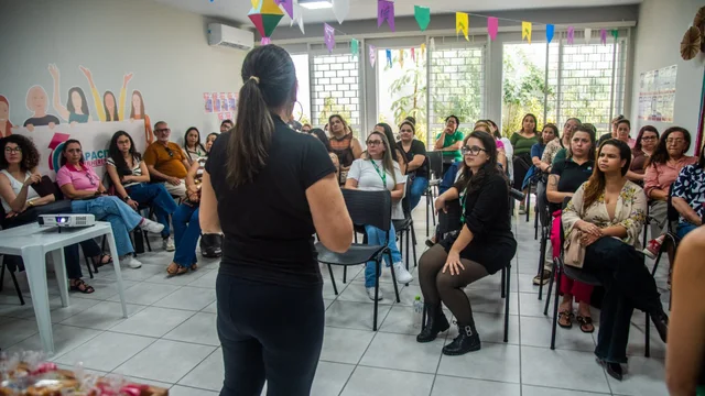 Prefeitura fortalece rede de proteção às mulheres com capacitação de servidores em Paranaguá