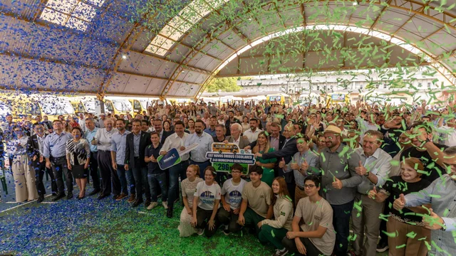 Paranaguá é contemplada com sete novos ônibus escolares em entrega histórica do Governo do Paraná