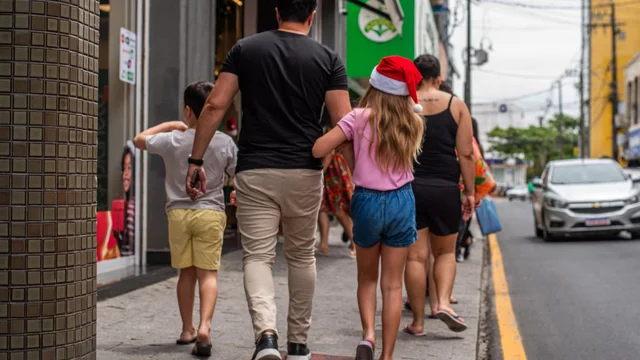 Prefeitura de Paranaguá proporciona mais segurança para quem vai às compras de Natal