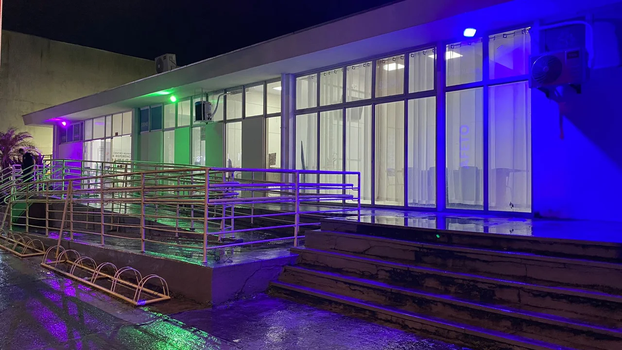 Secretaria de Inclusão tem iluminação para conscientização do mês das doenças raras