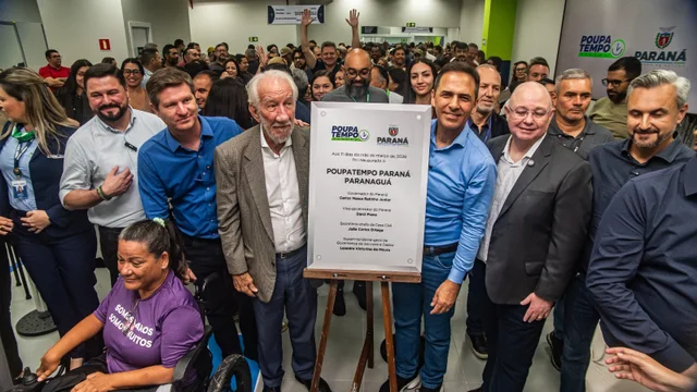 Prefeito de Paranaguá participa de inauguração da unidade do programa Poupatempo