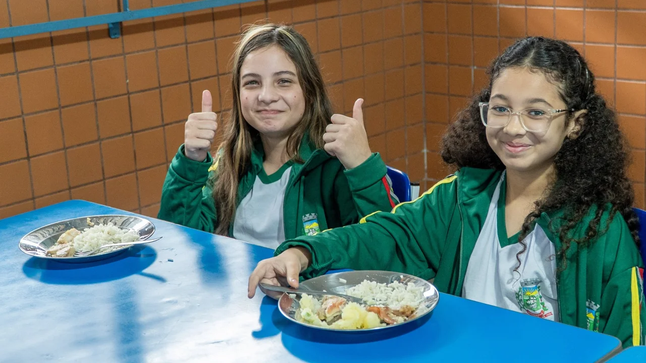 Prefeitura de Paranaguá reduz gastos com merenda escolar e garante qualidade na alimentação dos alunos