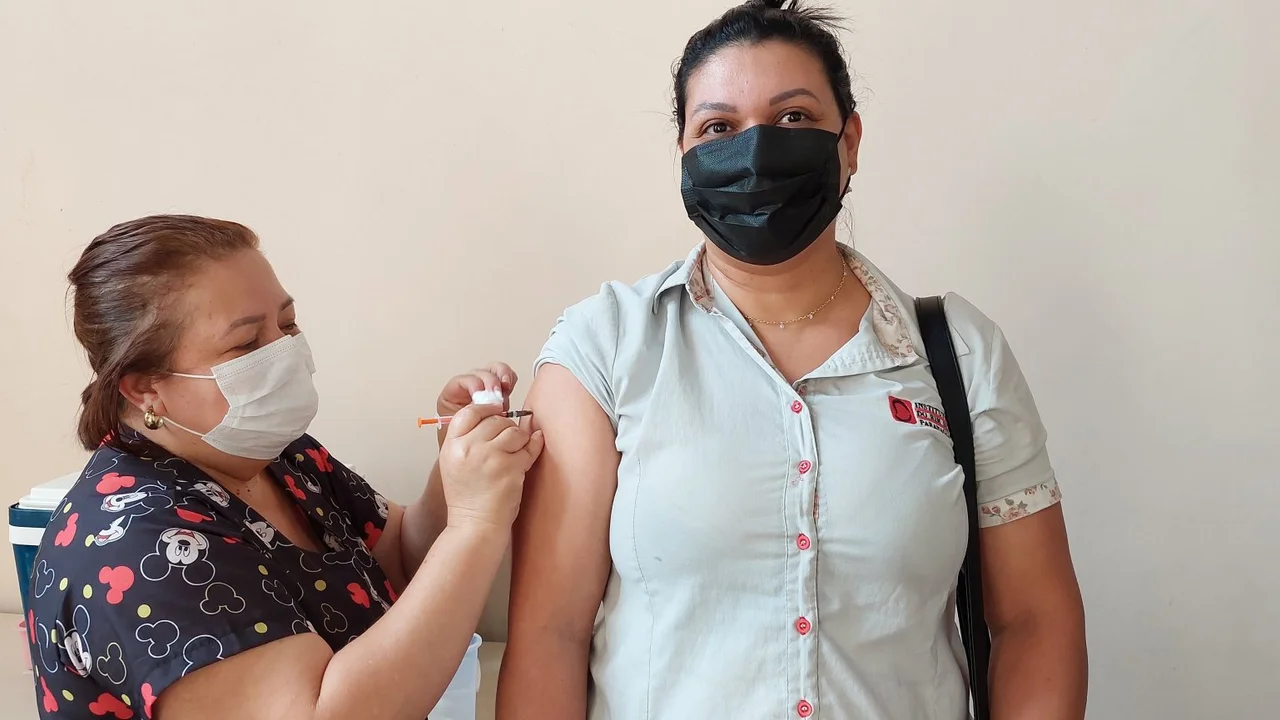 Dose de reforço será aplicada com cinco meses de intervalo após a segunda dose