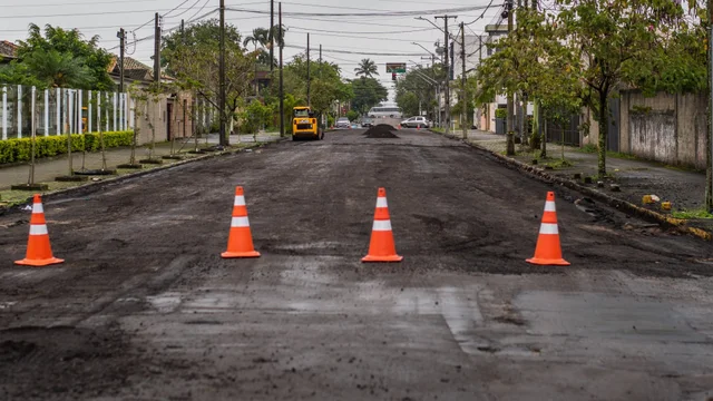 Moradores e comerciantes comemoram revitalização da rua Professor Cleto pela Prefeitura de Paranaguá