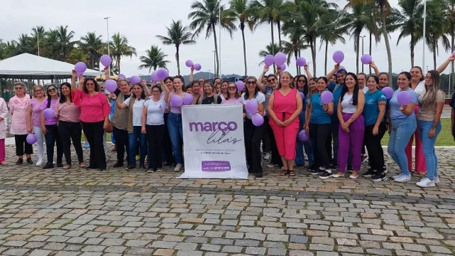 Evento de conscientização sobre câncer de colo de útero leva mulheres às ruas do Centro de Paranaguá