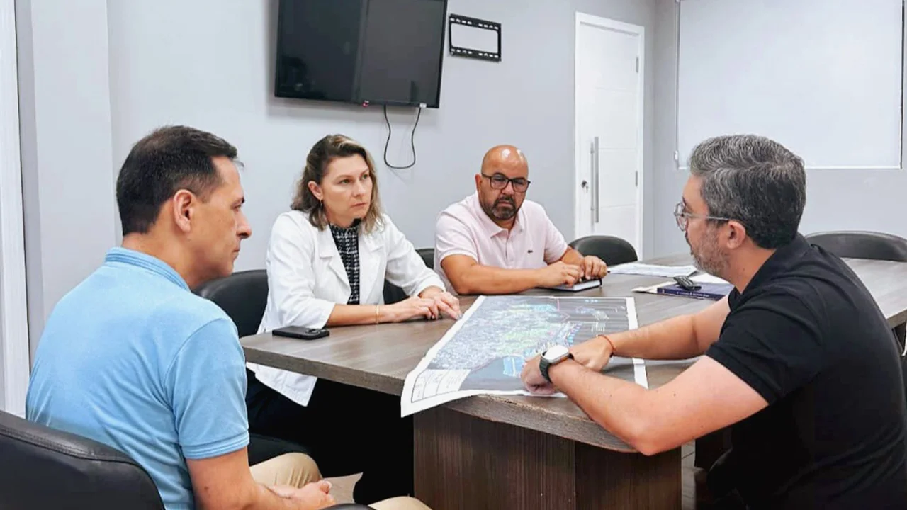 Prefeito recebe diretor-presidente do Porto de Paranaguá