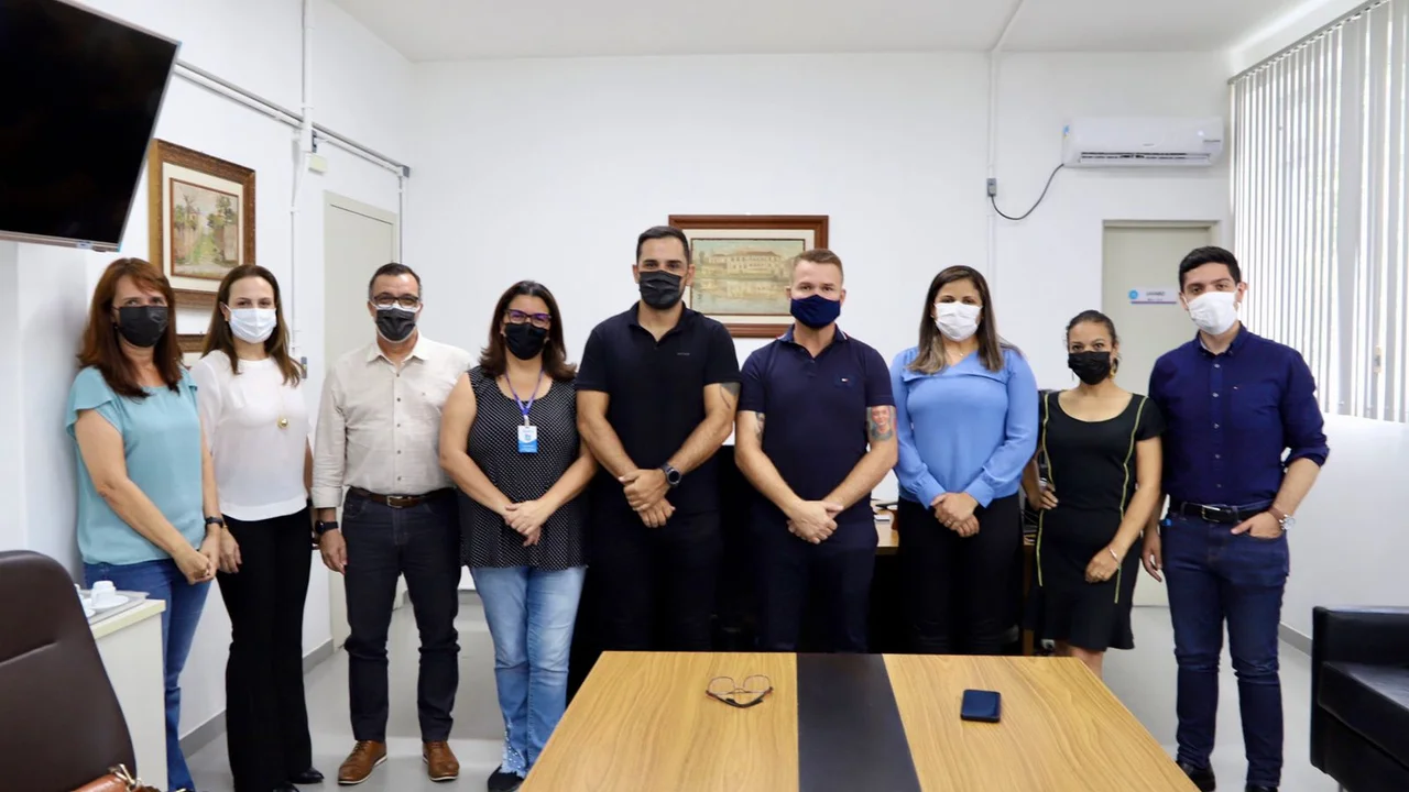 Secretários de Campo Mourão visitam Secretaria de Saúde para conhecer funcionalidade da Fasp