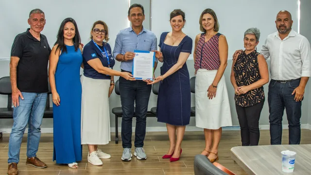 Prefeito Adriano Ramos assina termo de parceria com o Sebrae para implementação do Programa Cidade Empreendedora