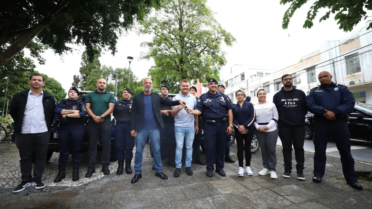 Guarda Civil Municipal recebe novas viaturas e motocicletas