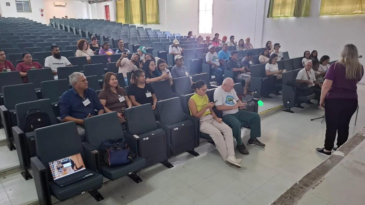 Paranaguá é representada em fórum sobre reciclagem