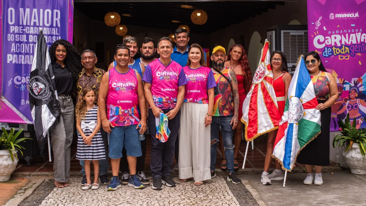 Após seis anos, Paranaguá volta a ter desfile das escolas de samba