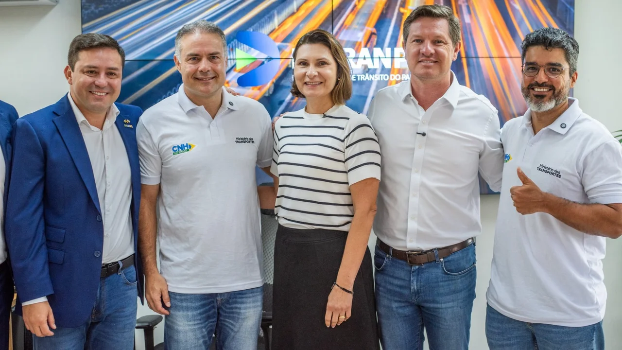 Paranaguá discute mobilidade urbana e implantação do Armazém da Família em agendas na capital