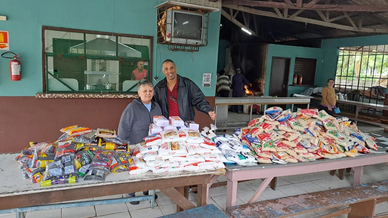 Entidades de Paranaguá recebem doação de cestas básicas com alimentos arrecadados durante a Copa Mundo do Futsal Sub-21 Etapa Mundial