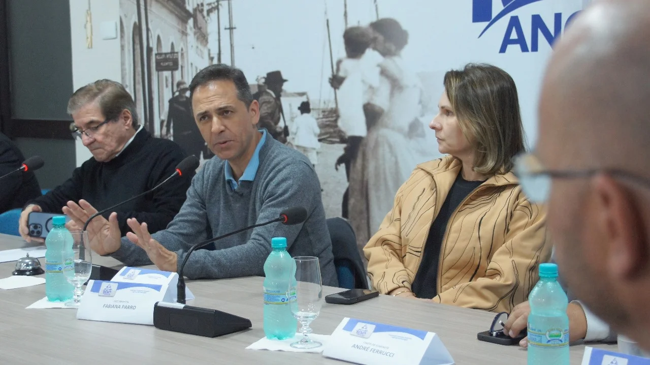 Empresários do setor portuário doam projeto de revitalização da Avenida Atílio Fontana à Prefeitura de Paranaguá