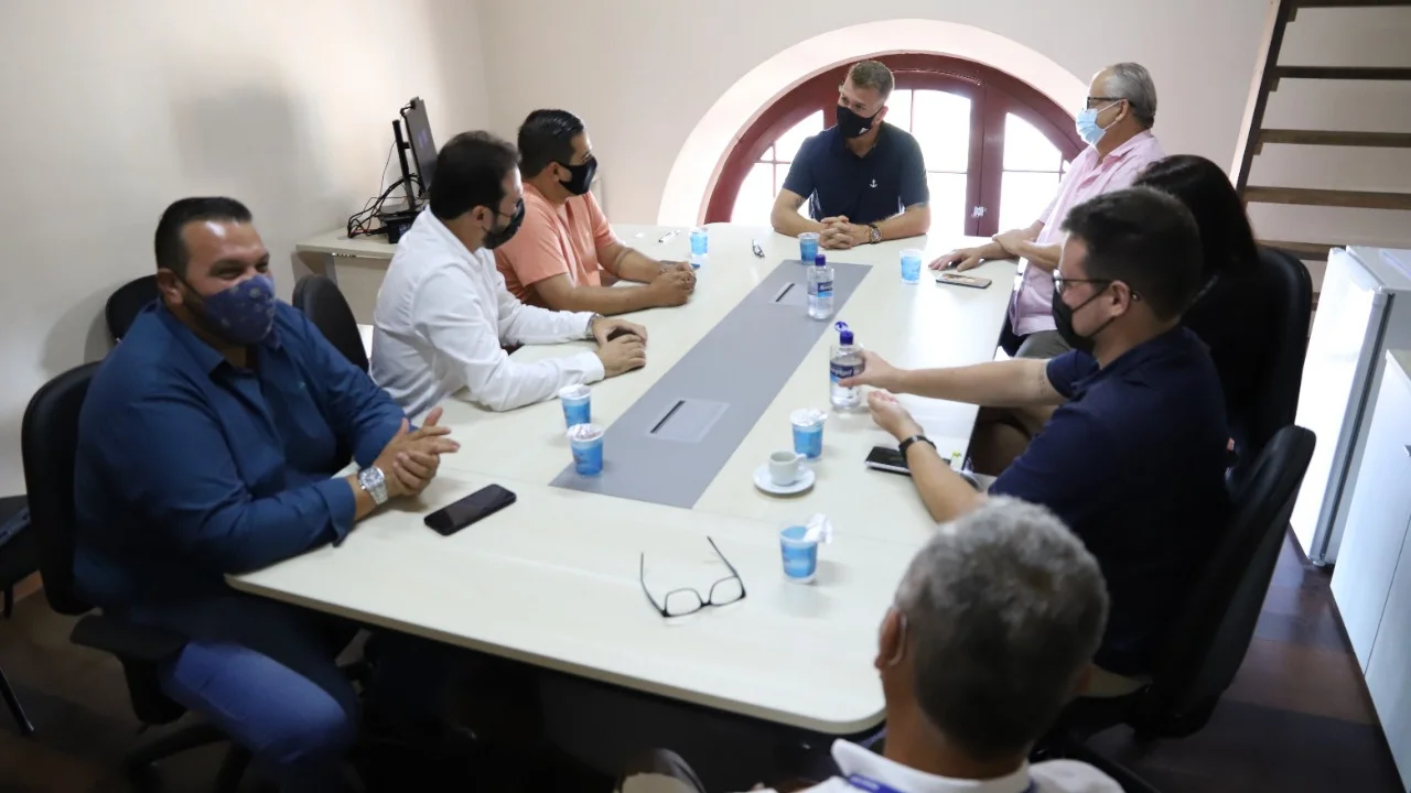 Comitiva de Santa Catarina vem a Paranaguá para conhecer o Tarifa Zero