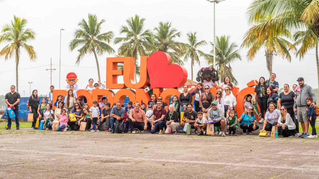 Turismo na Escola leva alunos da Ilha do Mel para vivência prática em Paranaguá