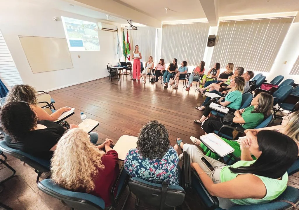Secretários municipais de Educação do Paraná e de Santa Catarina se reúnem para troca de experiência