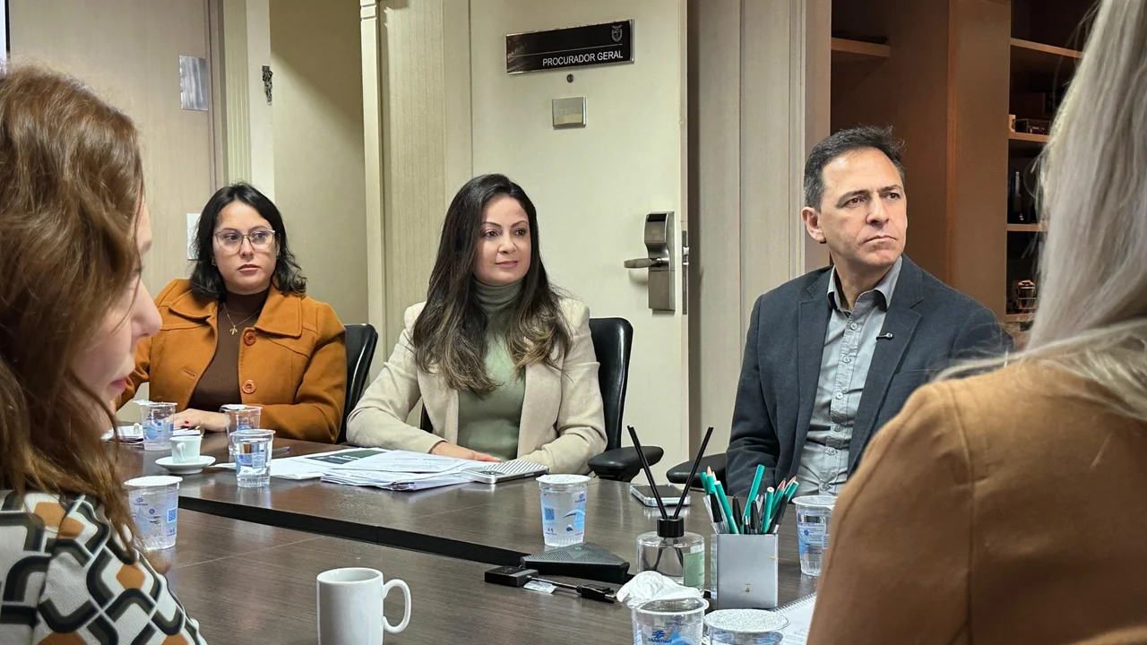 Prefeitura de Paranaguá busca ampliar programas habitacionais e reforçar ações de regularização fundiária