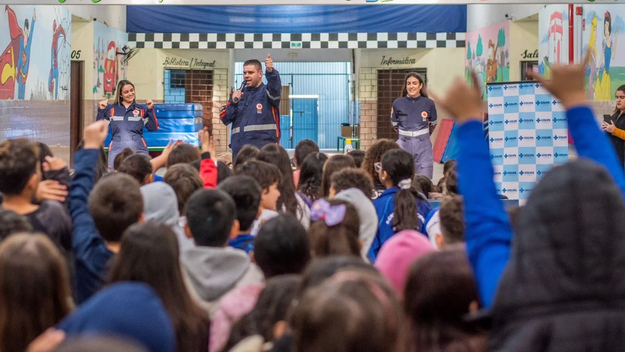 Com apoio da Prefeitura, Projeto Samuzinho leva educação em primeiros socorros e prevenção de acidentes às escolas de Paranaguá