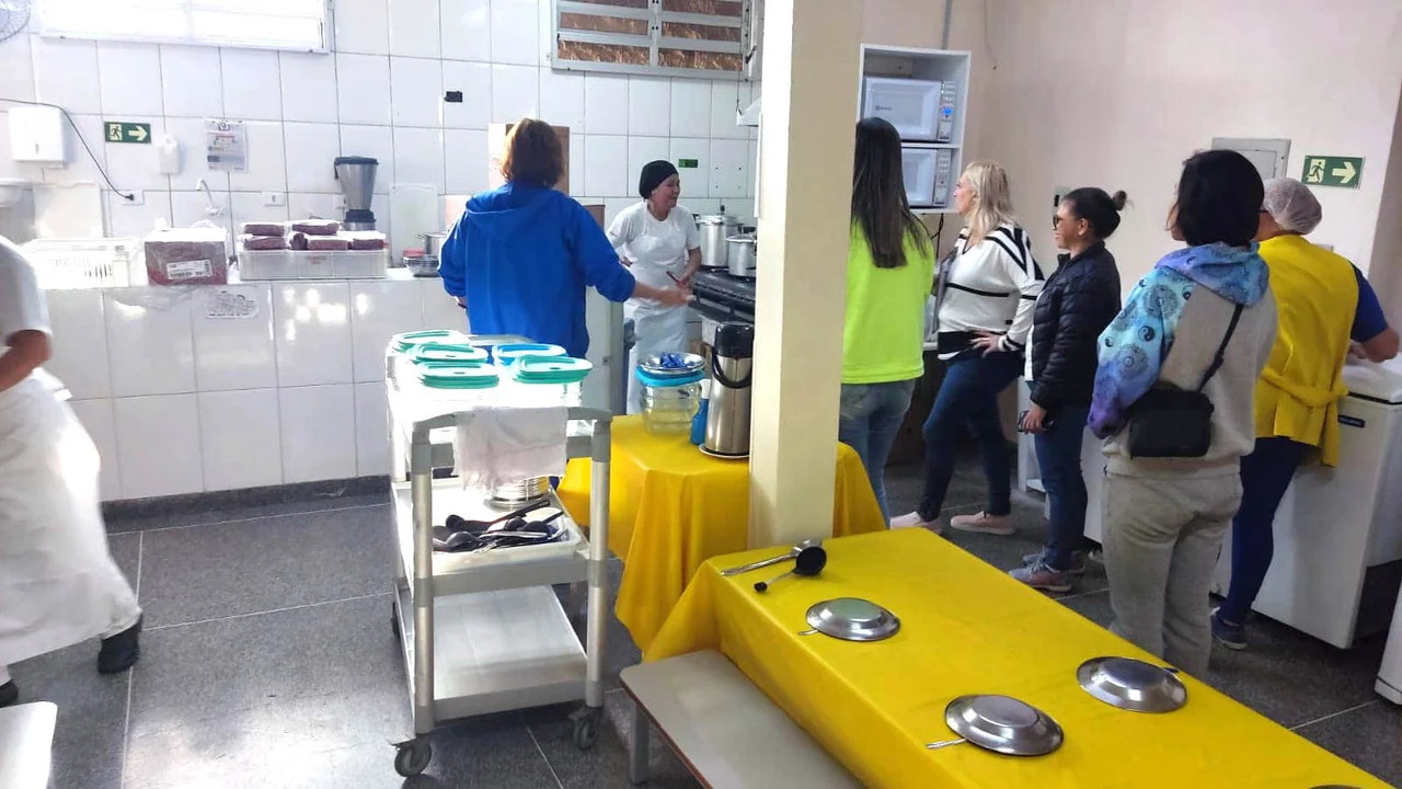 Conselho de Alimentação Escolar realiza visita técnica nas escolas da rede municipal