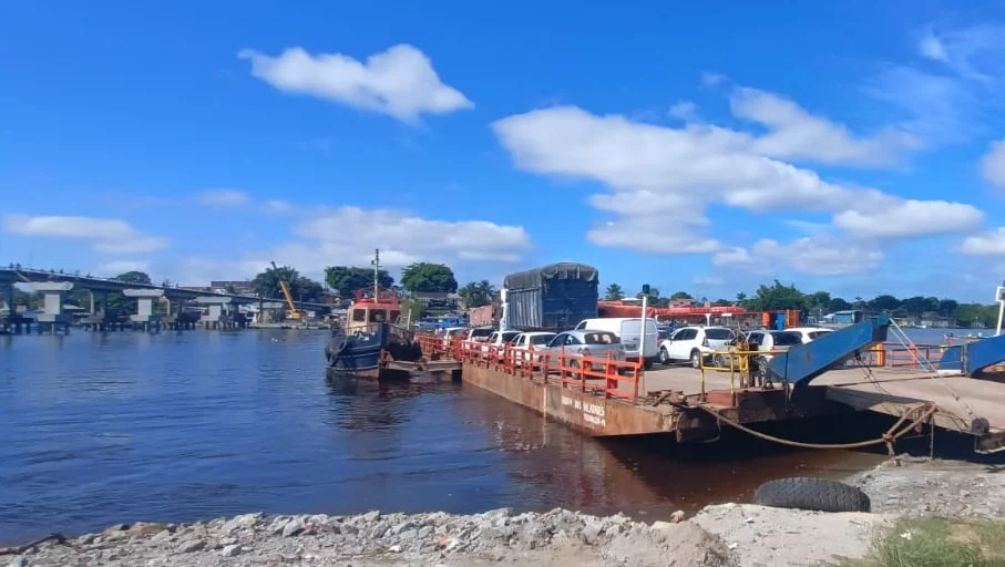 Balsa da Ilha dos Valadares retoma travessia também para veículos leves