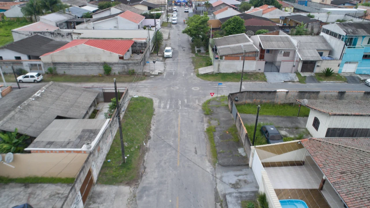 Paranaguá recebe mais três quilômetros de asfalto