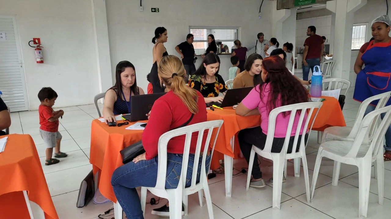 Feira de Serviços de Imigrantes e Refugiados aconteceu nesta sexta-feira