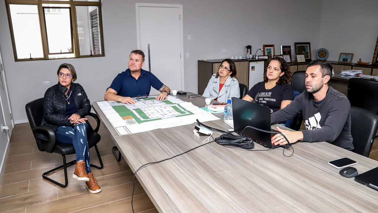 Projeto do Complexo Esportivo é apresentado ao prefeito