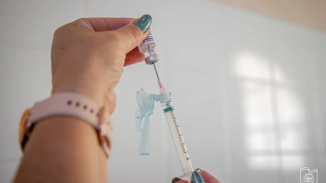 Pessoas com 22 anos ou mais idade podem se vacinar contra a Covid-19