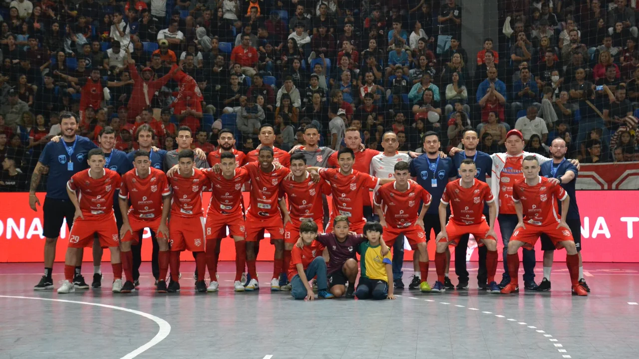 Copa Mundo do Futsal: Primeiro dia de competição reuniu milhares de torcedores na Arena Albertina Salmon