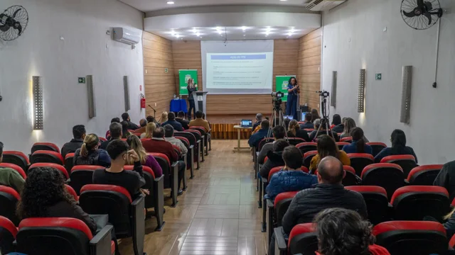 Audiência pública apresenta PPA 2026–2029 e orçamento de R$ 1,3 bilhão para 2026 em Paranaguá