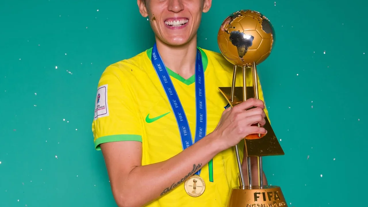 A parnanguara Emilly brilha no palco mundial e Brasil conquista a primeira Copa do Mundo Feminina de Futsal