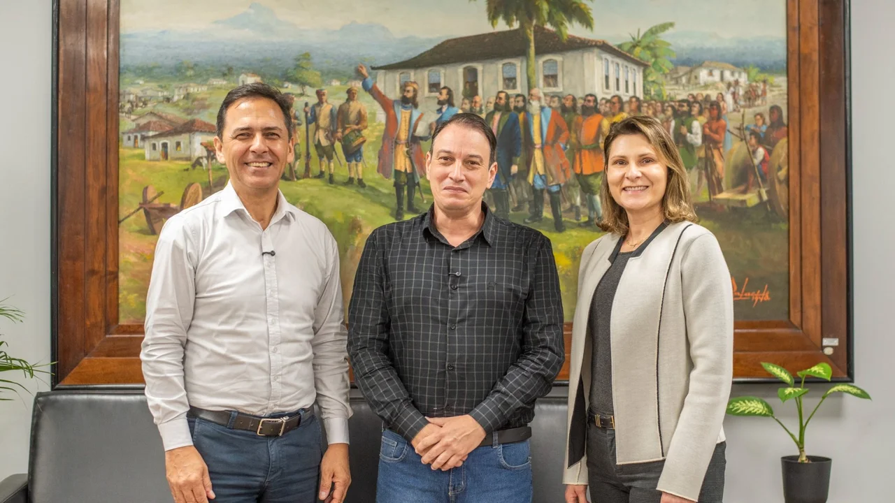 Prefeito Adriano Ramos anuncia novo secretário de Cultura e Turismo de Paranaguá