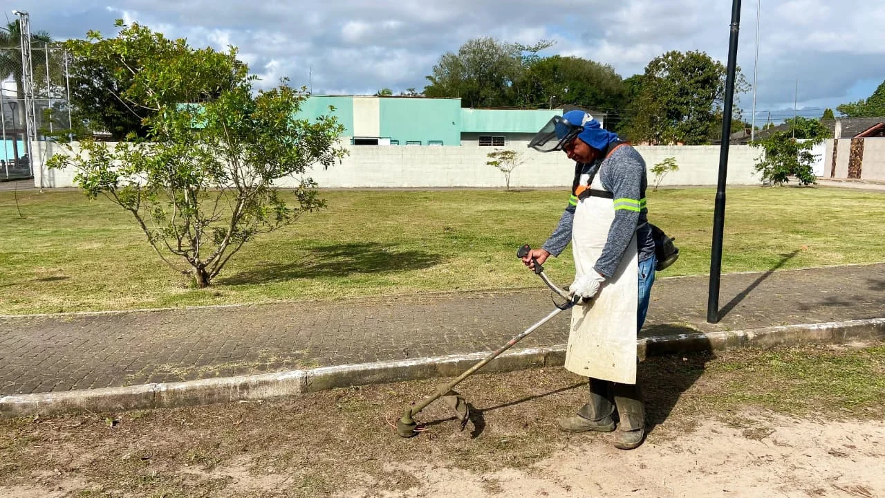 Prefeitura realiza manutenção e melhorias em diversos pontos da Ilha dos Valadares