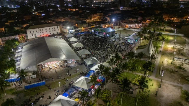 Danilo e Davi agitam a segunda noite da 14.ª Festa Nacional da Tainha