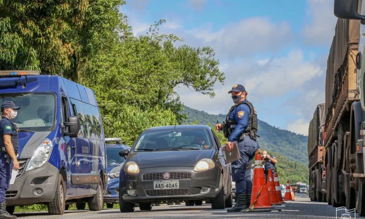 Barreiras sanitárias mantidas no Litoral do Paraná