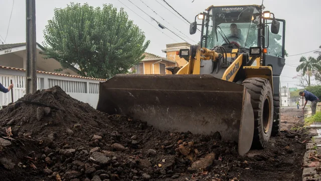 Asfalto novo melhora mobilidade e atende demanda antiga de moradores no Jardim Santos Dumont
