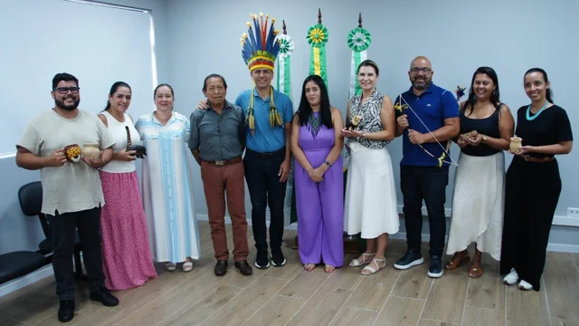Prefeito Adriano Ramos recebe representantes da comunidade indígena da Ilha da Cotinga 