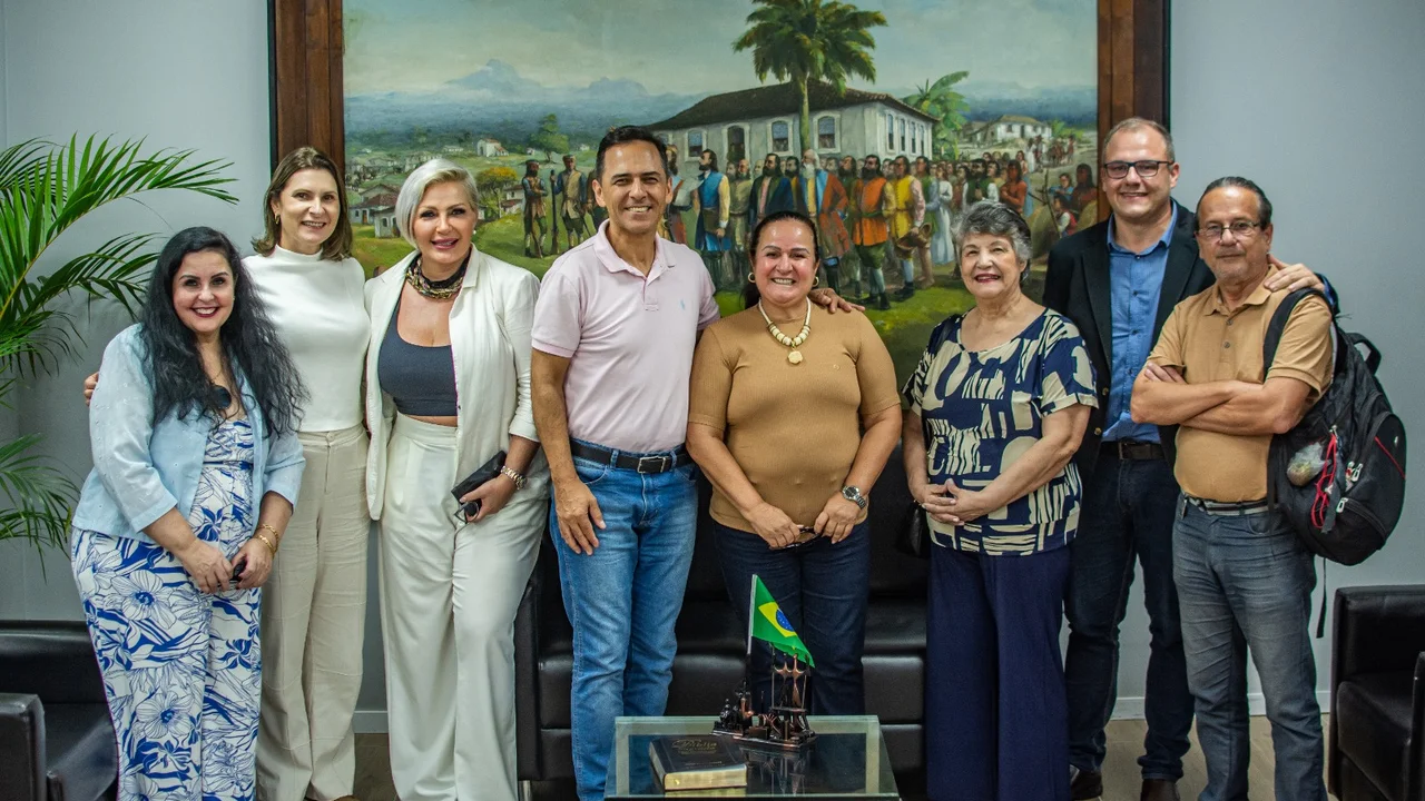 Prefeitura recebe representantes do Instituto Histórico e Geográfico de Paranaguá para discutir preservação e valorização do patrimônio local