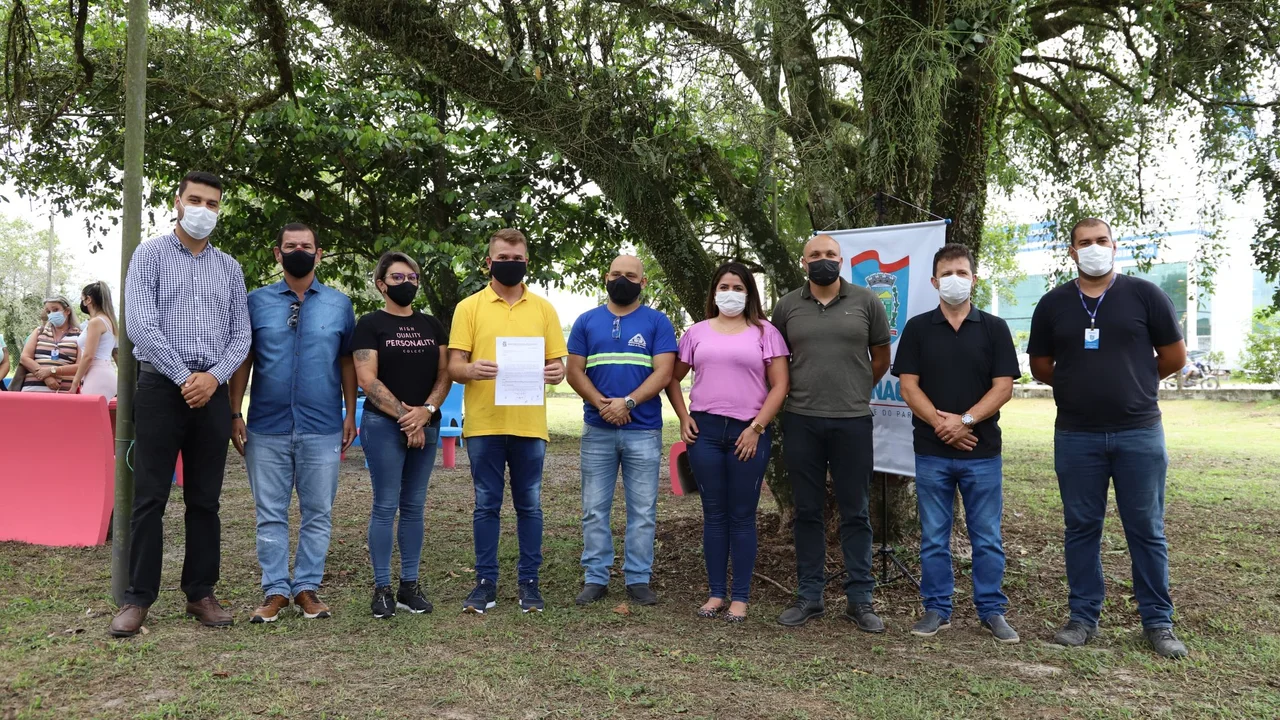 Prefeito Marcelo Roque assina ordem de serviço para reforma da capela mortuária do cemitério Nossa Senhora do Carmo
