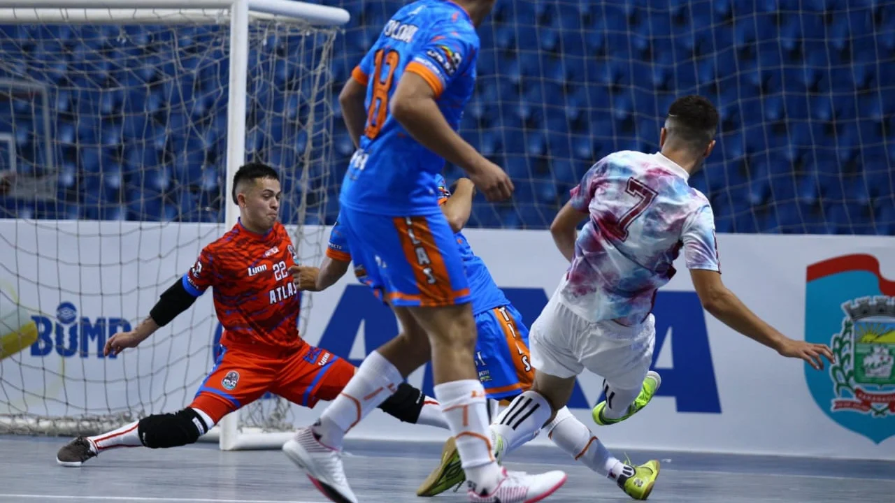 Primeira rodada de jogos da Copa do Mundo Futsal tem vitória de brasileiros