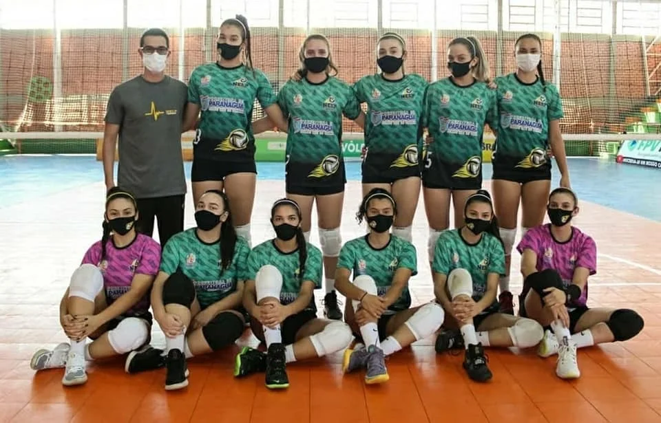 Equipe feminina da NELP Univolei faz campanha impecável durante a fase classificatória do Paranaense Sub-19