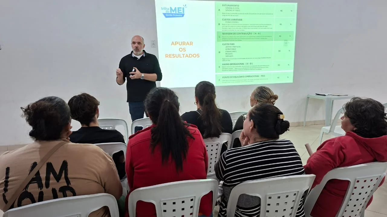 Empreendedores da Ilha dos Valadares participam da Trilha do MEI com foco em gestão financeira