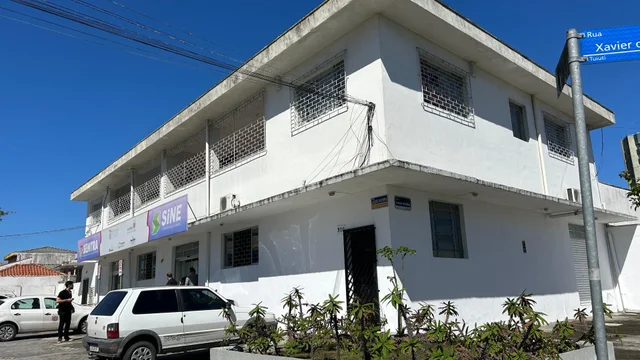 Paranaguá amplia qualificação profissional e anuncia novos cursos gratuitos de costura industrial e operador de drone