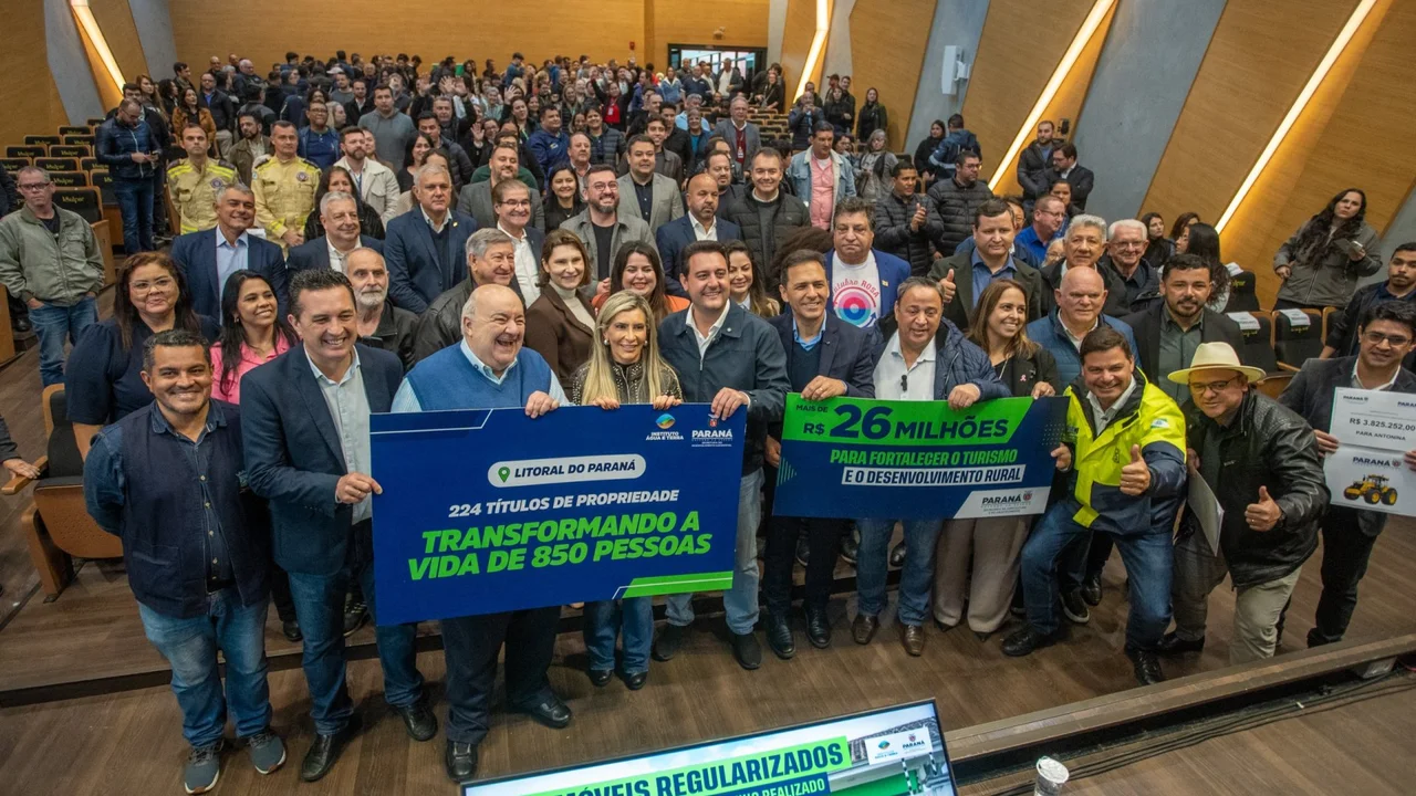 Governo do Estado anuncia R$ 35,7 milhões em investimentos para pavimentação e entrega 212 títulos de propriedade em Paranaguá