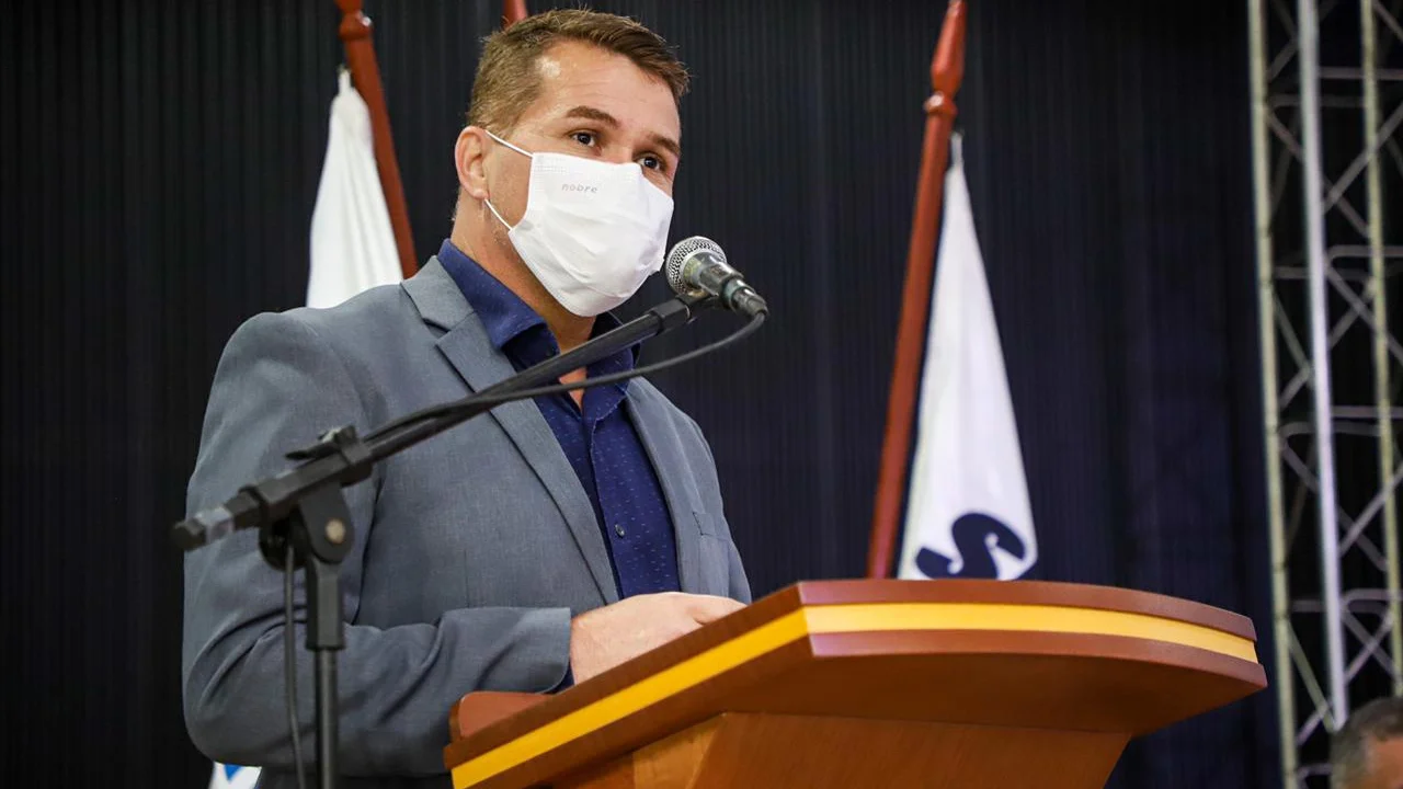 Prefeito Marcelo Roque pede licença de 8 dias para tratamento de saúde